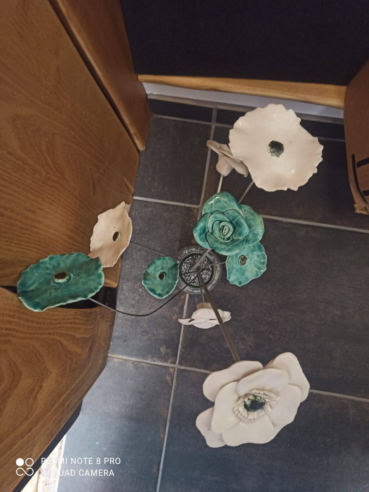 Composition céramique — fleur en céramique, Éclosions Brutes