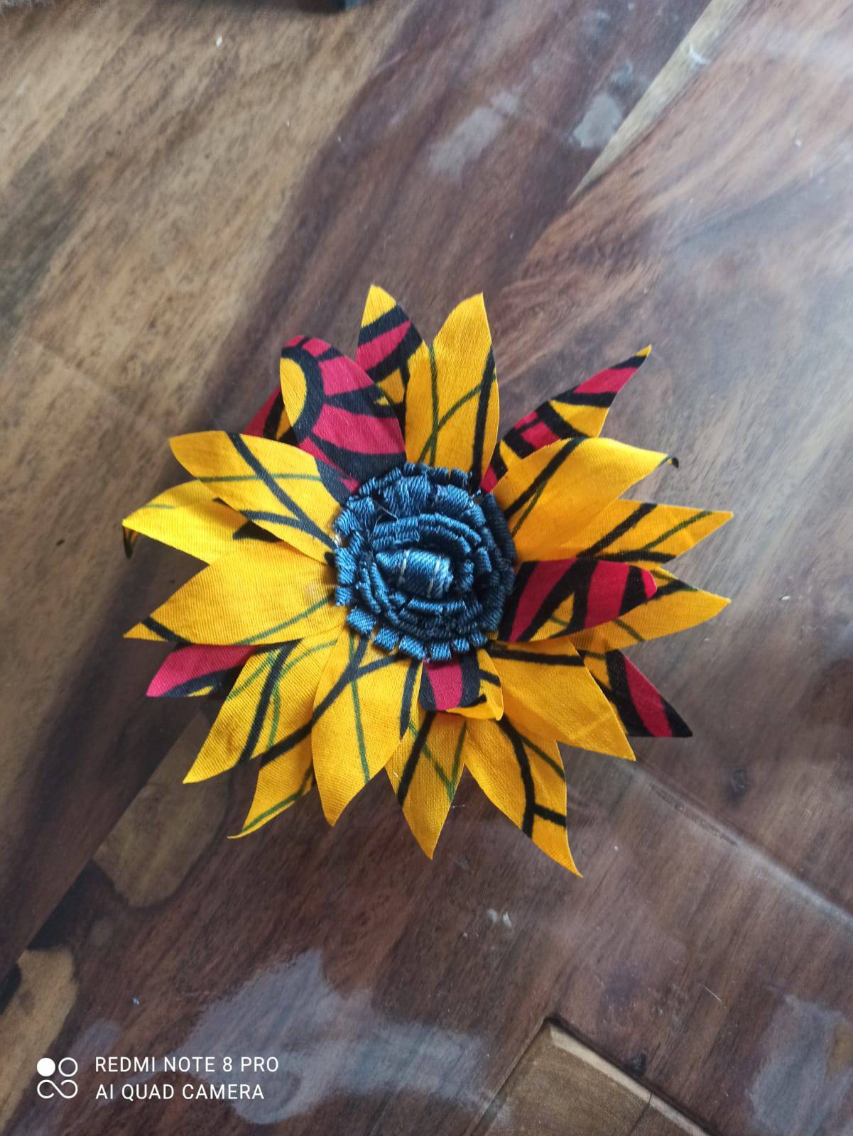 Tournesol en wax — fleur en céramique, Éclosions Brutes